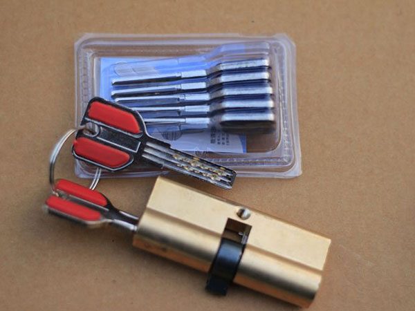 乌尔禾24小时上门开锁公司